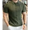 Camiseta de Verano para Hombre de Seda de Hielo Tejido Fino, Rayas Verticales, Corte Ajustado, Estilo Casual y Sofisticado, Cuello Redondo Simple Manga Corta