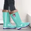 Zapatos de agua de caña alta de moda para mujer, impermeables, antideslizantes, de media caña, duraderos y resistentes al desgaste, botas de lluvia con forro de felpa para el calor, zapatos de goma para mujer