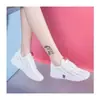 Novos Sapatos de Tecido Estilo Velho Pequim, Sapatos Femininos de Salto Baixo para Exportação, Sapatos Esportivos Brancos Respiráveis de Solado Macio, Sapatos Casuais de Viagem, Dropshipping Transfronteiriço