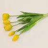 Ramo de tulipanes artificiales de goma suave con cinco tallos para decoración de escenas, flores de tulipán de alta gama para bodas, flores artificiales