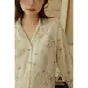 26º Set de Pijama de Primavera Nuevo para Mujer, Ropa de Casa de Satén de Rayón, Estampado de Mariposas Grises, Cuello Solapa, Manga Corta, Pantalones Largos