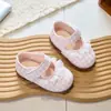 Zapatos pequeños de cuero para bebé niña, encaje de cuadros, dulces y lindos, estilo princesa, zapatos de punta cuadrada, zapatos de suela blanda, zapatos de muñeca, zapatos para los primeros pasos