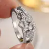 Anillo Estilo Hada Femenino Xiaohongshu para Mujeres, Corazón Hueco Brillante con Forma de Corazón, El Más Vendido para San Valentín, Venta al por Mayor