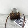 Bolso de almohada de nuevo estilo Louis Fanghua, mini bolso bandolera de una sola pieza con diseño de celebridad de Internet, bolso Boston con textura de estilo occidental.