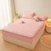 Saia de Cama Acolchoada Cor Sólida de Lã de Leite Espessa Conjunto de Três Peças Saia de Cama de Lã Coral de Inverno Cobertura de Colchão Simmons Cobertura Completa
