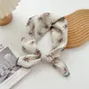 Bufanda Cuadrada Pequeña de Algodón Puro 70cm Transpirable Fresca Suave Artística Decorativa Bufanda de Seda Pequeña Primavera y Verano Versátil Bufanda Floral Mujer