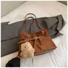 Bolso de Mano para Commuter 2025 Invierno Nuevo Moda Coreana Debajo del Brazo Gran Capacidad Hebilla de Cinturón Personalizada Bolso Tote para Mujer