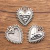 31 Accesorios DIY Colgante de Halloween Corazón Corazón Amuleto Calavera Bolsa Accesorios de Disfraz