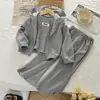Conjunto de Ropa para Niñas Primavera y Otoño Nuevo Estilo Coreano Chaleco Interior Chaqueta con Capucha de Manga Larga Pantalones Largos Conjunto de Tres Piezas Ropa Infantil Transfronteriza