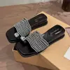 Hermosas Chanclas de Tira para Dedo con Pedrería para Mujer 2026 Verano Nueva Moda Estilo Hada Vacaciones Sandalias de Cuña