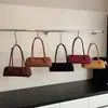 Bolso de Hombro para Mujer Estilo Francés, Bolso tipo Baguette para Salchicha de Nicho, Otoño 2025, Retro, Mate, para el Trabajo, Commuter
