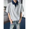 Camiseta de manga curta com gola de camisa falsa em duas peças para homens, top americano estilo high street resistente, camiseta esportiva estilosa com meio zíper