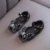 Zapatos de princesa para niñas, nueva colección de otoño 2026, zapatos individuales brillantes para niñas pequeñas, zapatos de baile de rendimiento con lazo para bebés