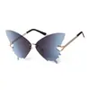 Gafas de Sol Metálicas Mariposa Sin Marco de Gama Alta para Mujer Sentido de Gama Alta Delgadas Moda Combinan con Todo Gafas de Sol para Disparo Callejero Cambio Gradual Personalidad