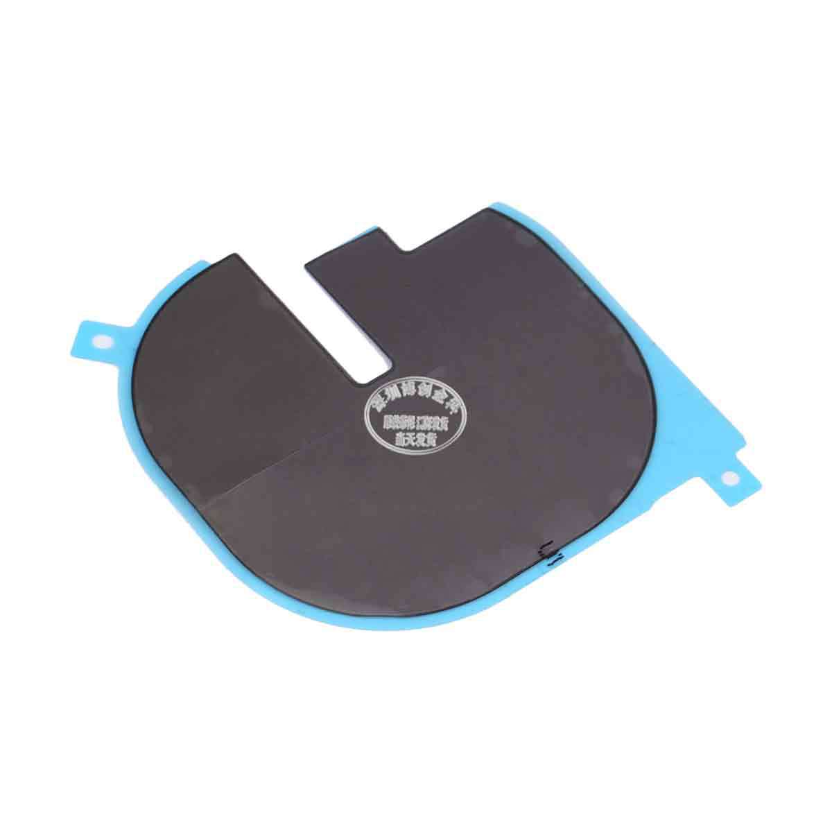 iPhone 11 无线充保护黑贴背面