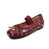 Zapatos planos elegantes de moda con tachuelas de 2.5 cm para mujer, nuevos de otoño e invierno 2026, punta redonda, plano, de una tira, estilo abuela