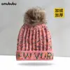 Chapéu de Lã Quente Outono e Inverno Transfronteiriço Feminino com Forro de Fleece Espessado Proteção para Orelhas Chapéu de Tricô Quente PomPom Chapéu Jacquard Nova York