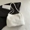 2024 Nuevo Invierno Esponjoso Popular Estilo Occidental Moderno Elegante Moda Felpa Gran Capacidad Bolso de Hombro Axila