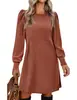 Vestido de punto cepillado de color liso con cuello redondo, manga abullonada y longitud media para mujer, Estación Independiente de Amazon Otoño e Invierno 2025