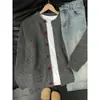 Chaqueta cárdigan de punto color caqui Cleanfit para hombre, otoño y primavera, suéter de cuello redondo de alta gama, chaqueta retro americana