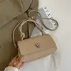 Bolso de Mano Shuai Mijia 2026 Primavera Nuevo con Patrón de Lichi Suave, Bolso Cuadrado Pequeño Estético de Alto Valor Único para Llevar en la Mano para Viajes Diarios