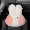 En stock Almohada Cervical para Reposacabezas de Coche de Dibujos Animados Conejo Travieso Almohada Cervical para Asiento de Coche Interior de Coche Lindo