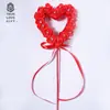 Festa de Presente de Dia dos Namorados Adereços Interativos Promoção Publicitária Urso Vara do Amor Vara de Doce Personalizada de Casamento na Mão