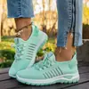 Novo Estilo de Sapatos Esportivos e Casuais Femininos, Respiráveis, Confortáveis, Antiderrapantes para Caminhada, Sapatos de Malha Modernos e Versáteis
