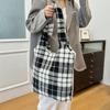 Bolsa Transversal Estilo Coreano Vintage Xadrez Grande Capacidade Casual Bolsa de Ombro Estilo Acadêmico Combina com Tudo Axilar Pelúcia Bolsa Feminina
