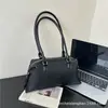 Bolso casual retro de gran capacidad para mujer 2026 nuevo modelo transfronterizo bolso de hombro para dama moderno para ir al trabajo clásico bolso de axila