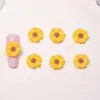 Segredo da Primavera Desenho Animado Abelhinha Flor Nail Art Acessórios Pequenas Peças de Resina Brincos DIY Decorações de Unha Usáveis Strass