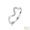 Anillo de Plata de Ley S925 con Moissanita Completa Forma de Ola en V Anillo Apilable Simple Anillo Apilable de Moissanita para Mujeres Venta Caliente Transfronteriza