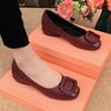 Sapatos Rasos de Couro Macio Genuíno para Mulheres 2023 Slip-On Salto Baixo Salto Bloco Sapatinhos de Couro Loafers Atacado Casual