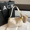 Bolso de Mano de Nicho Elegante Nuevo Invierno 2025 Bolso Cruzado de Cuero Suave Retro Bolso de Hombro Minimalista Chic de Moda