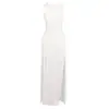 Em estoque Vestido elegante para mulheres, branco, decote assimétrico, sem mangas, vestido longo plissado, vestuário feminino transfronteiriço, vestido de noite para banquete de casamento