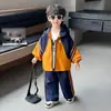 Conjunto de Ropa para Niños 2026 Primavera y Otoño Nueva Moda Estilo Coreano para Niños Chaqueta Cortavientos Bebé Estilo Urbano Conjunto de Dos Piezas Tendencia
