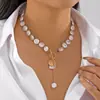 Cadena de Clavícula Imitación Perla Retro Versátil de Gama Alta Personalizable Estilo Lujo Accesible Patrón Geométrico Colgante de Disco Collar para Apilar