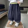 Pantalones deportivos de rayas para niños, estilo primavera y otoño 2026, pantalones casuales suaves y holgados para niños y niñas, pantalones jogger de moda para niños pequeños
