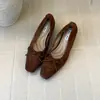 Primer Encuentro Temporada Retro Gamuza Tacón Grueso Zapatos Planos para Viajar para Mujer Otoño 2026 Nuevo Moño Slip-On Zapatos Mary Jane