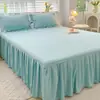 Faldón de cama bordado cepillado tipo princesa coreana con encaje, amigable con la piel, lavable a máquina, funda de colchón a prueba de polvo, cubierta de cama antideslizante para dormitorio