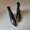 Botas Femininas de Bico Fino e Caimento Ajustado para Outono e Inverno, Botas Elásticas Marrons com Salto Médio Grosso, Botas Curtas Emagrecedoras e Versáteis