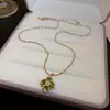 Elegância Antiga Flor de Quatro Folhas! Ouro Café Zircônia Flor Pérola Brincos Estilo Corte Retrô Brincos de Tarraxa Nicho Sensação de Alto Padrão Joia para Orelha