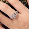 Anel de Moissanita Sintética para Mulheres, Luxo Leve, High-End, Luxuoso para Pedido de Casamento, Noivado, Anel de Zircônia 5A, Atacado no Aliexpress