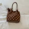 Bolso tote de lunares estilo coreano nuevo 2026, gran capacidad, moda retro, estilo relajado, casual, chic y adecuado para ir al trabajo