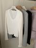 Camisa base de malha branca com renda de alta qualidade, decote em V, feminina, chique e bonita para outono e inverno, top interno de suéter