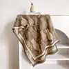 2025 Cruzamento de Fronteiras Novo Esboço Abstrato Gatinho Jacquard Xale Outono e Inverno Tendência de Moda Lenço Europeu e Americano Quente e Versátil