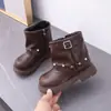 Otoño 2026 Nuevos Zapatos para Niños Moda Geniales Botas tipo Martin Estilo Británico Retro Remaches Botas de Moda Forradas de Felpa para Niñas