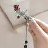 Elegante Pasador de Mariposa y Rosa Tridimensional con Acabado de Alta Gama, Pinza Lateral con Borlas, Accesorio para el Cabello, Pinza para el Cabello para Mujeres