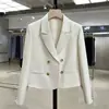 Blazer corto de doble botonadura color blanco roto estilo europeo y americano con botones dorados para mujer, con cuello de solapa, adecuado para ir al trabajo, elegante y favorecedor para figuras menudas
