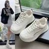 Zapatillas de Moda de Suela Gruesa Estilo Coreano para Mujer 2026 Otoño/Invierno Nuevas Estudiante Versátiles Zapatos de Papá Casual Zapatos de Entrenamiento Alemanes Zapatos Individuales